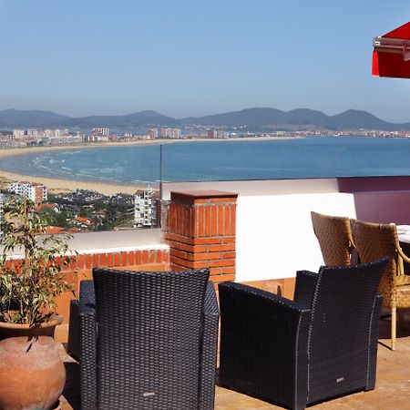 Hotel Restaurante Risco Laredo Buitenkant foto