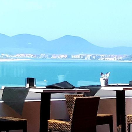 Hotel Restaurante Risco Laredo Buitenkant foto