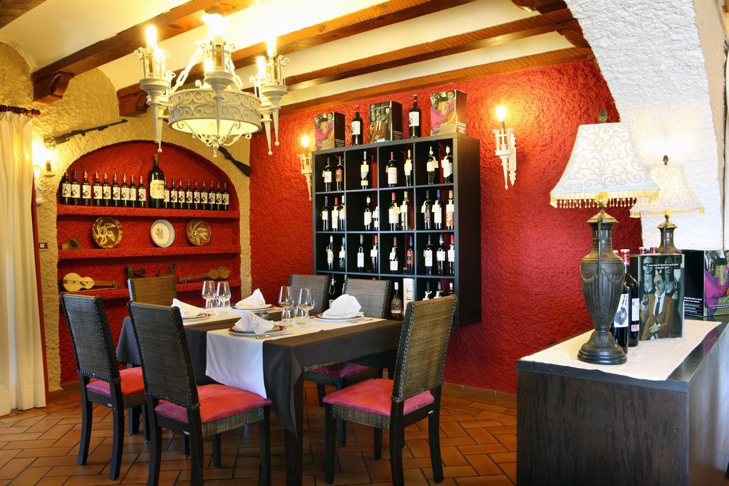 Hotel Restaurante Risco Laredo Buitenkant foto