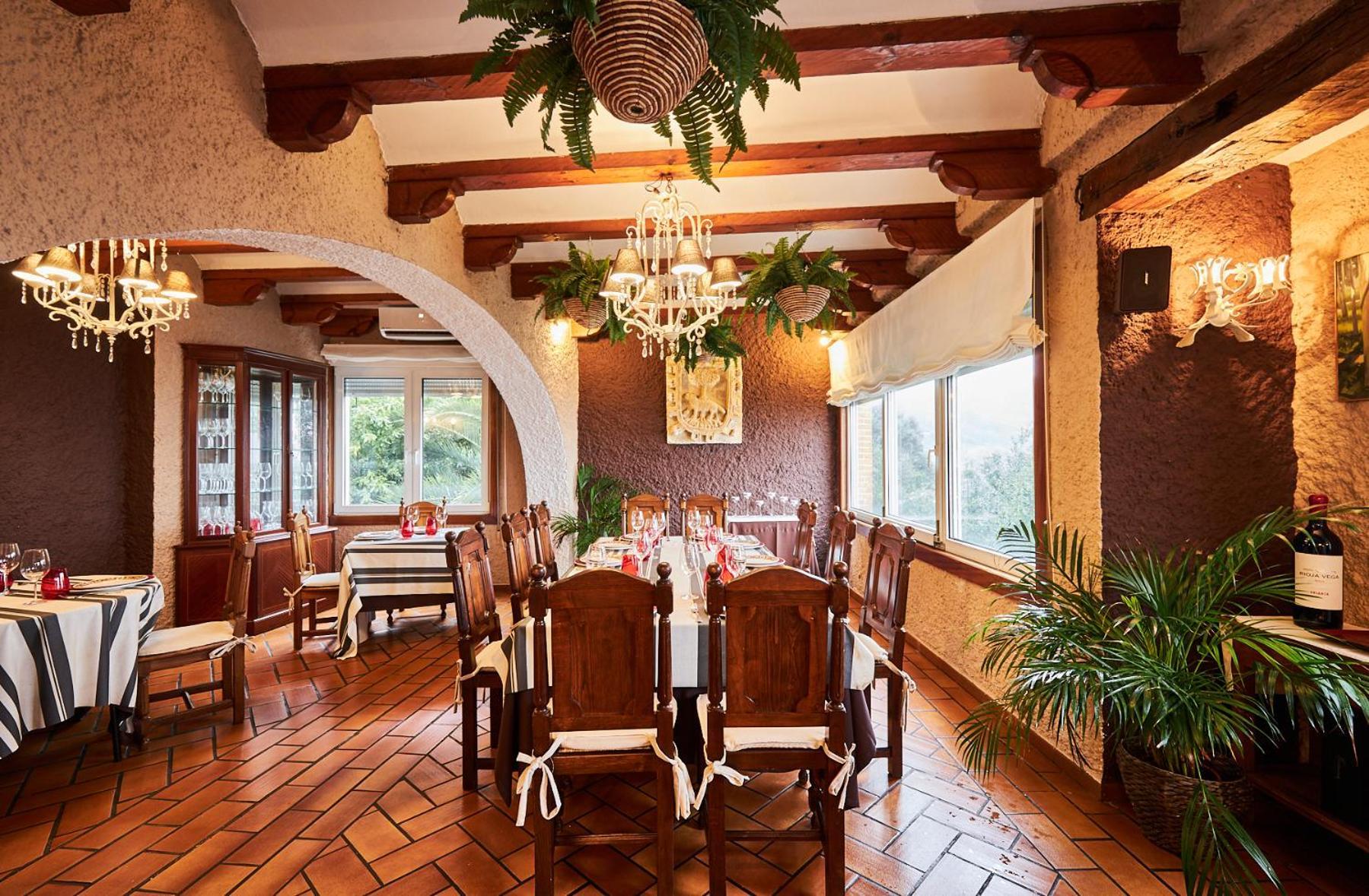 Hotel Restaurante Risco Laredo Buitenkant foto