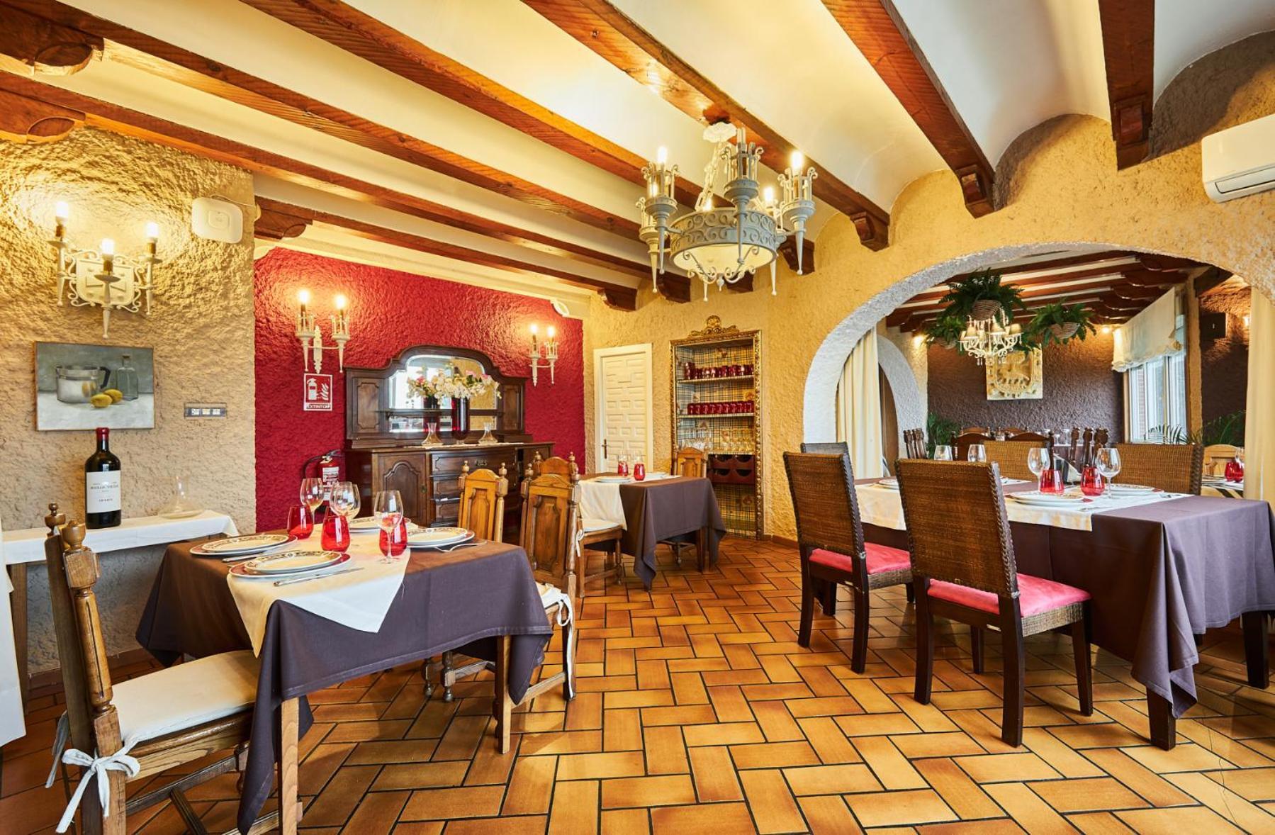 Hotel Restaurante Risco Laredo Buitenkant foto
